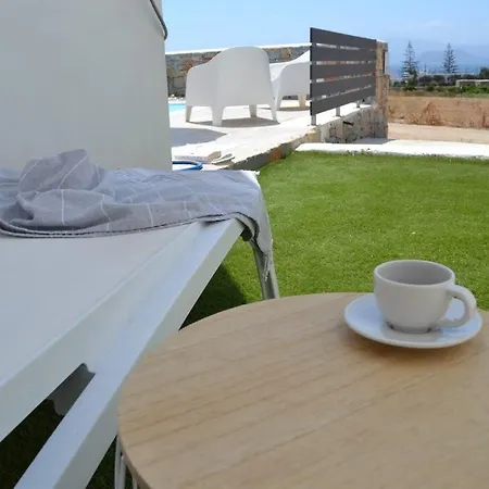White Nadora Naxos